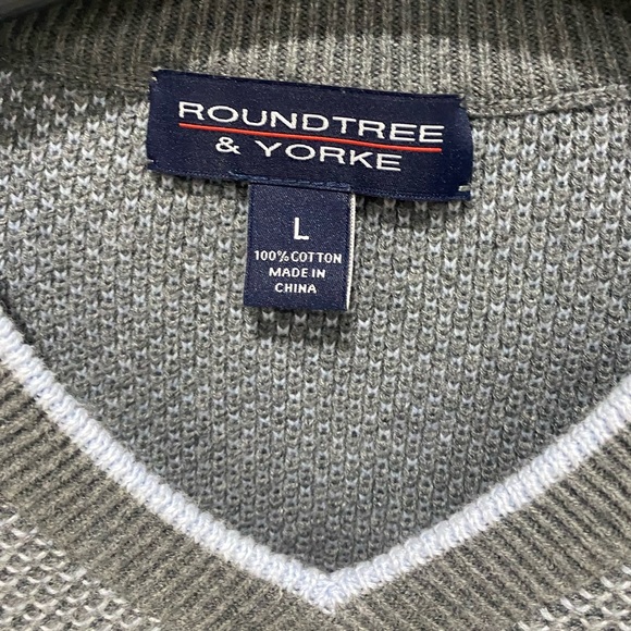 Roundtree & Yorke Mens V-neck pull over grey & white sweater Size Large - Picture 3 of 5